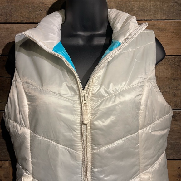 White Puffer Vest - Picture 3 of 4